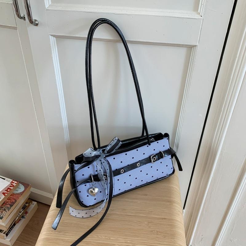 Милая сумка в горошек женская новая модная в стиле колледжа большой вместимости на плечо сумка-багет
Милая сумка в горошек женская новая модная в стиле колледжа большой вместимости на плечо сумка-багет