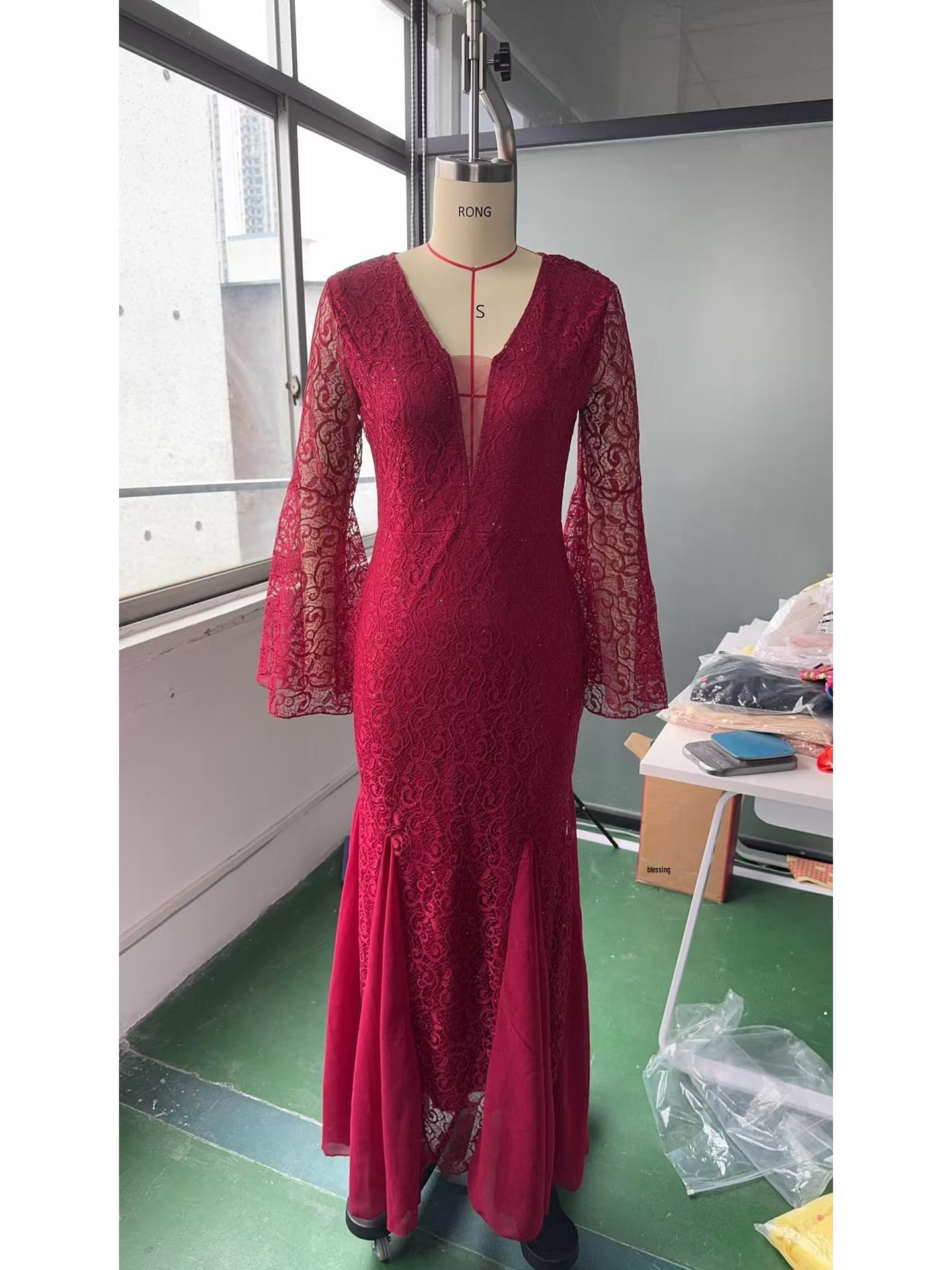 WT1120 Evening Dress: Sleek Black Fishtail Gown for Women XXL
WT1120 Evening Dress: Sleek Black Fishtail Gown for Women XXL