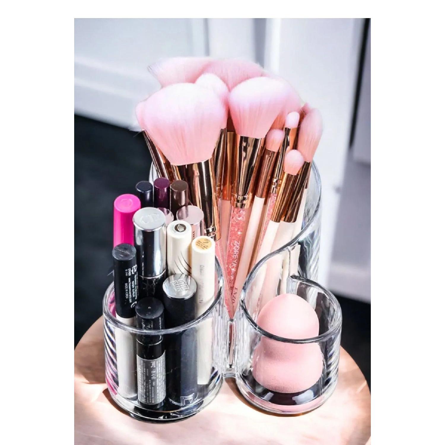 Multi-purpose Three Eyed Triplex Brush Makeup Accessory Home Organizer Organizer
Multi-purpose Three Eyed Triplex Brush Makeup Accessory Home Organizer Organizer