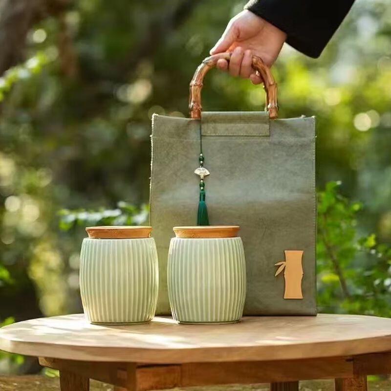 Ceramic Tea Canister Gift Box
Ceramic Tea Canister Gift Box