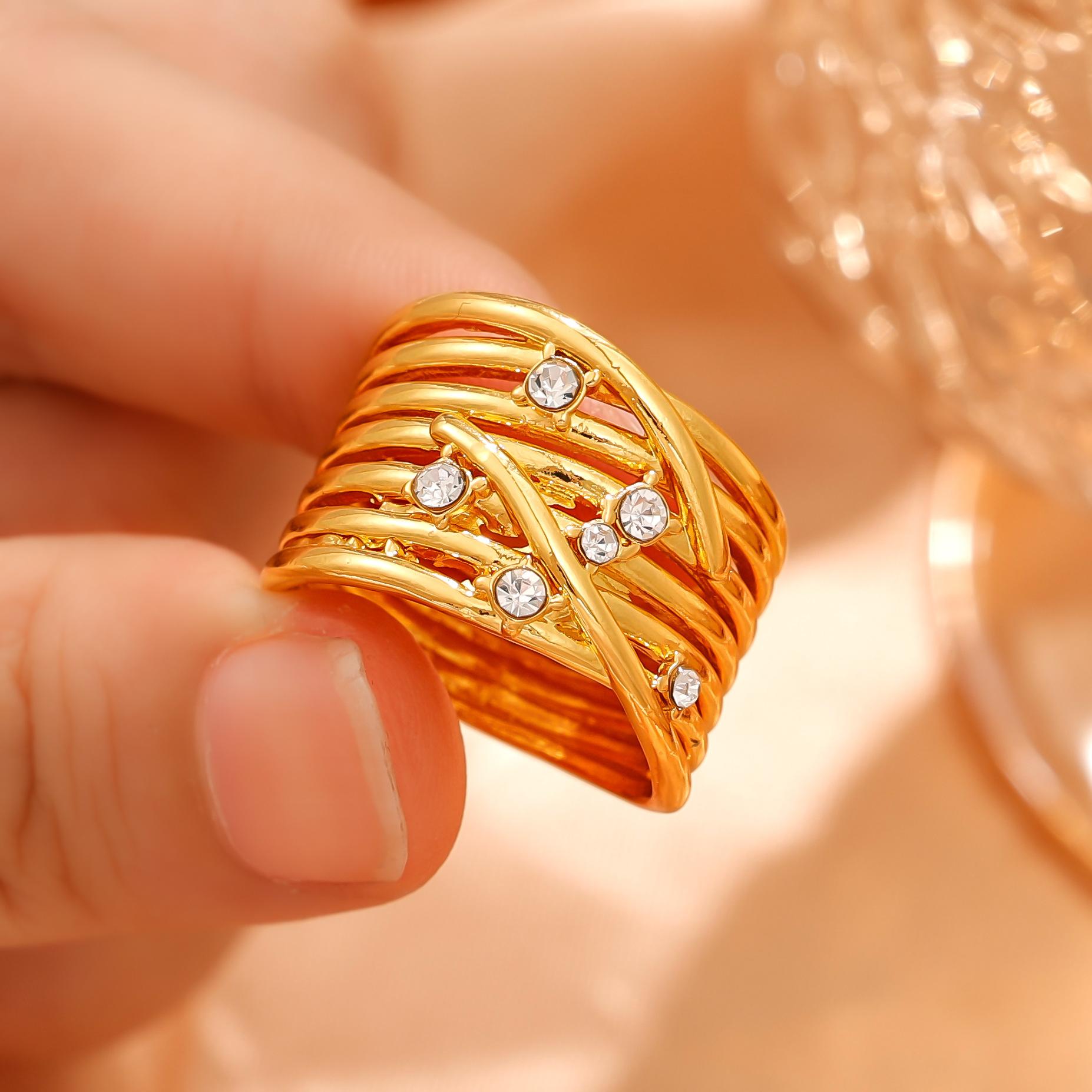 Corrugated design personalized winding minimalist ring opening versatile zircon exquisite fashion ring women No. 6 золотой
Corrugated design personalized winding minimalist ring opening versatile zircon exquisite fashion ring women No. 6 золотой