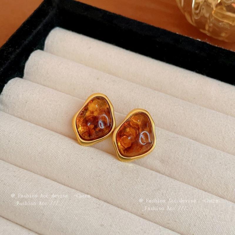 Maillard coffee silver needle oval earrings new stud earrings autumn and winter versatile high-end earrings women
Maillard coffee silver needle oval earrings new stud earrings autumn and winter versatile high-end earrings women