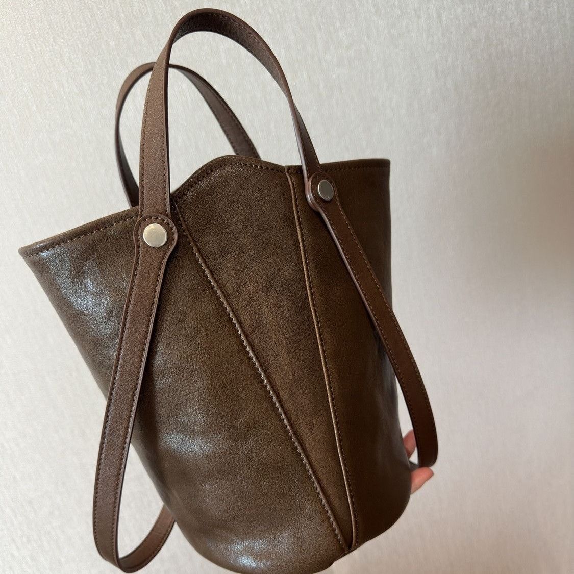 Retro Brown PU Leather Bucket Bags Women Autumn Winter New Large Capacity Underarm Bag Ladies Fashion Versatile Commuter Handbag 23x21x15cm кавовий
Retro Brown PU Leather Bucket Bags Women Autumn Winter New Large Capacity Underarm Bag Ladies Fashion Versatile Commuter Handbag 23x21x15cm кавовий