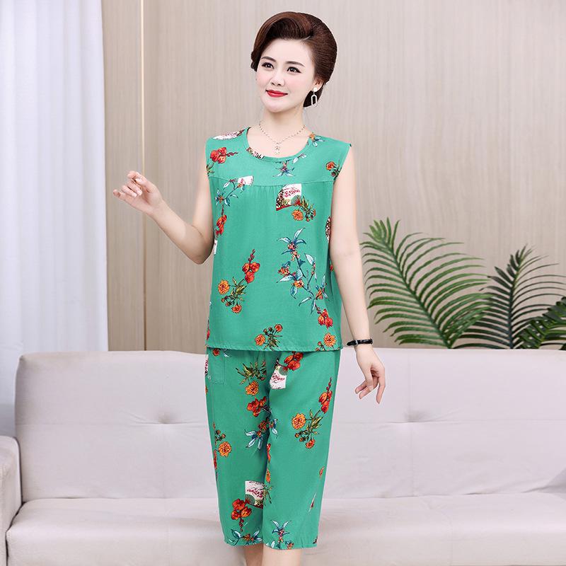 Stylish Summer Cotton Silk Two-Piece Set for Plus Size, Middle-Aged & Elderly Women - Sleeveless Top with Cropped Pants XL (Recommended for 90-105 jin)
Stylish Summer Cotton Silk Two-Piece Set for Plus Size, Middle-Aged & Elderly Women - Sleeveless Top with Cropped Pants XL (Recommended for 90-105 jin)