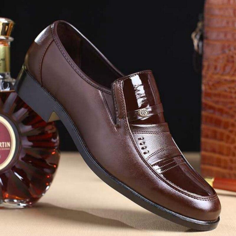 Мужские удобные офисные туфли с круглым носком на плоской подошве из искусственной кожи, деловые деловые туфли 44 коричневый
Мужские удобные офисные туфли с круглым носком на плоской подошве из искусственной кожи, деловые деловые туфли 44 коричневый