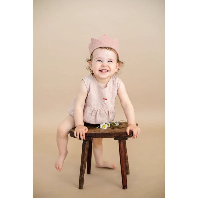 Category a Children s Linen Romper, Sleeveless Jumpsuit for Infants and Toddlers, Purely Hand-Embroidered Baby Romper Light pink 80
Category a Children s Linen Romper, Sleeveless Jumpsuit for Infants and Toddlers, Purely Hand-Embroidered Baby Romper Light pink 80