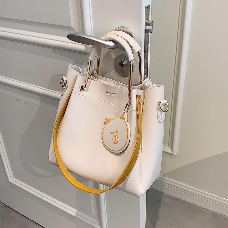 Large capacity bag New trendy women s bag Summer versatile shoulder bag Crossbody bag Portable tote bag Bucket bag жёлтый
Large capacity bag New trendy women s bag Summer versatile shoulder bag Crossbody bag Portable tote bag Bucket bag жёлтый