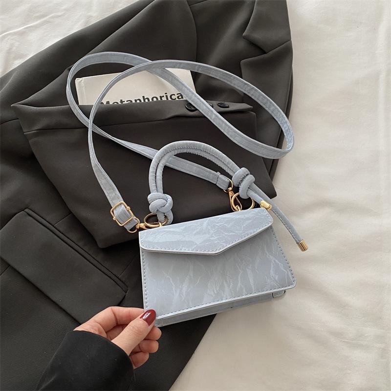 2025 spring and summer new fashion simple personalized small bag women s versatile ins shoulder messenger bag small square bag
2025 spring and summer new fashion simple personalized small bag women s versatile ins shoulder messenger bag small square bag