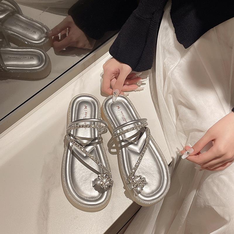 Thick-bottomed rhinestone toe slippers women s summer wear 2025 new fashionable versatile seaside beach soft-bottomed cool slippers 35 бежевый
Thick-bottomed rhinestone toe slippers women s summer wear 2025 new fashionable versatile seaside beach soft-bottomed cool slippers 35 бежевый