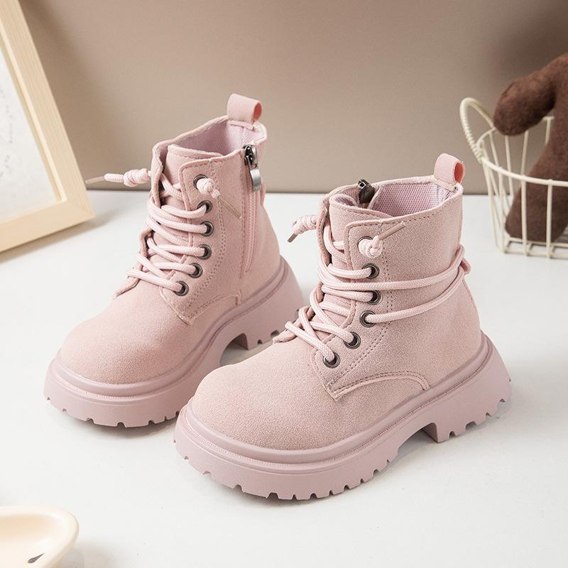 Children Autumn Winter British Thick Sole Martin Boots Girl Maillard Retro Short Boots Boy Fashion Leather Boots Size 26 розовый
Children Autumn Winter British Thick Sole Martin Boots Girl Maillard Retro Short Boots Boy Fashion Leather Boots Size 26 розовый