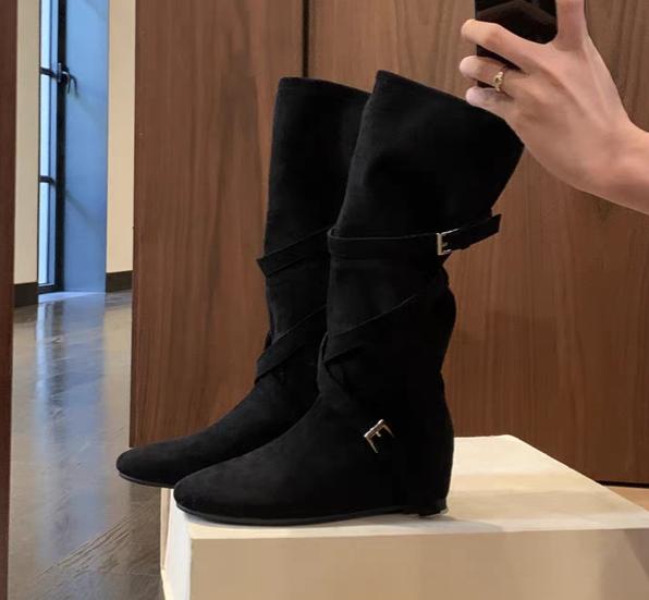 New Style Luxury Women s Fashion Pointed Cowboy Coarse Heel Stacked Boots New Style No Knee Large Barrel Giroud Women s Boots 40 чорний
New Style Luxury Women s Fashion Pointed Cowboy Coarse Heel Stacked Boots New Style No Knee Large Barrel Giroud Women s Boots 40 чорний