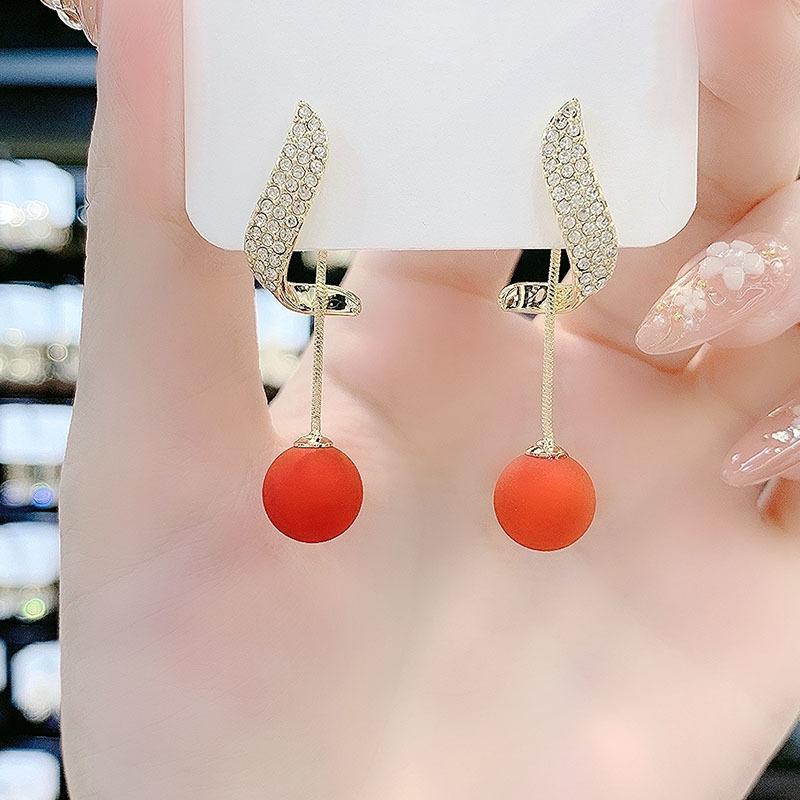 Hollow Mesh Earrings with Versatile and Fashionable Temperament, Goddess of High-end and Trendy Earrings
Hollow Mesh Earrings with Versatile and Fashionable Temperament, Goddess of High-end and Trendy Earrings
