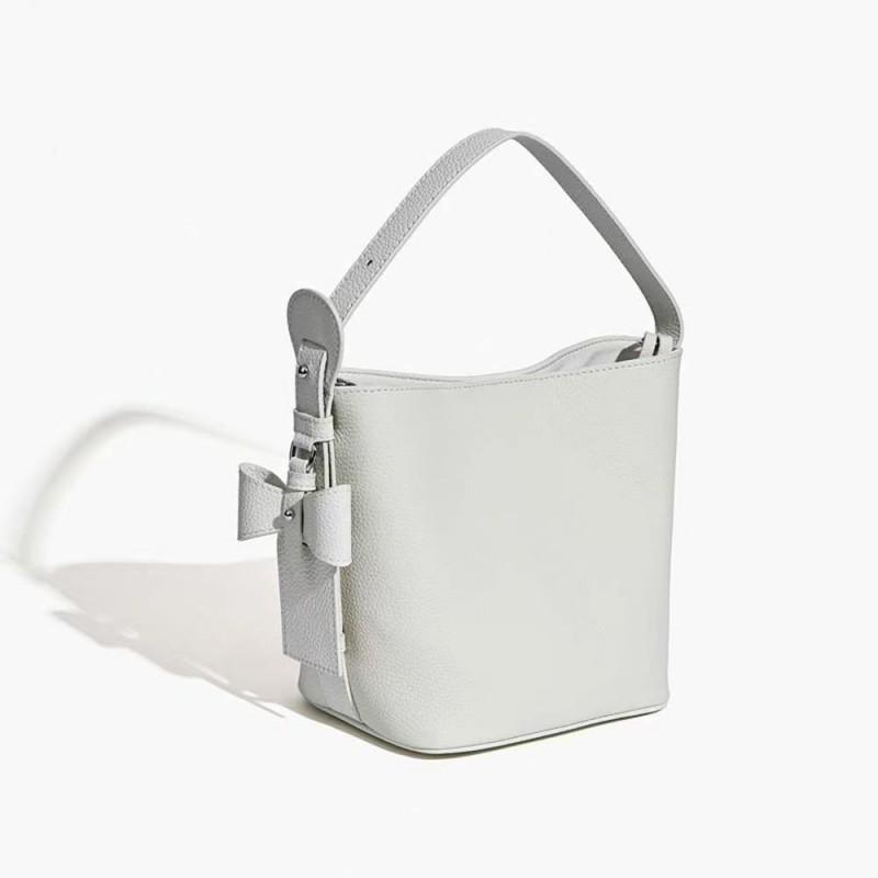 Bag First-layer Cowhide Bucket High-value Bow Handbag Genuine Leather Women s Diagonal Length 17cm width 13cm height 19cm
Bag First-layer Cowhide Bucket High-value Bow Handbag Genuine Leather Women s Diagonal Length 17cm width 13cm height 19cm