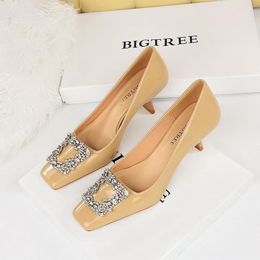 6183-K19 single shoes (this style is sold out and will not be replenished) 40 тілесний
6183-K19 single shoes (this style is sold out and will not be replenished) 40 тілесний