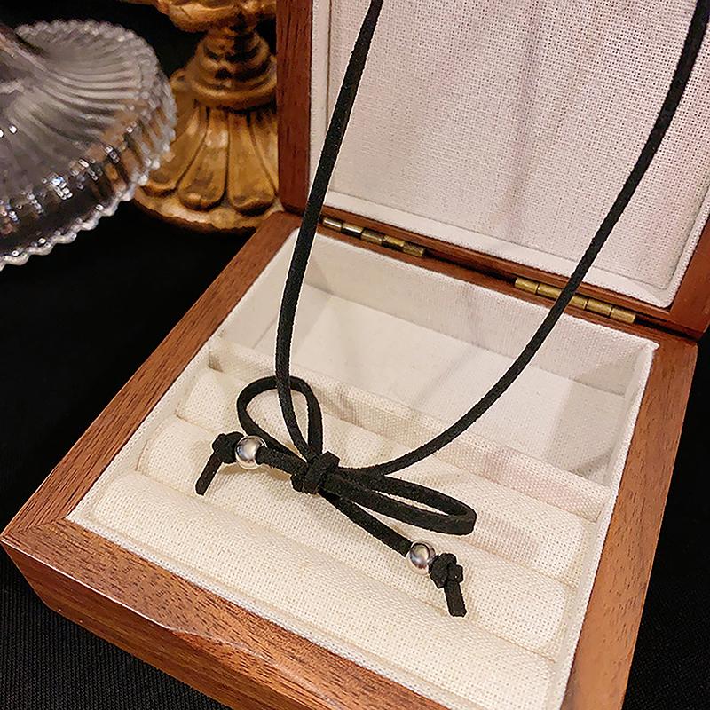Stylish Bow Tie Choker Necklace Sweet Cool Clavicle Chain Bowknot Pendant Neck Chain Temperament Collarbone Chain Women Jewelry
Stylish Bow Tie Choker Necklace Sweet Cool Clavicle Chain Bowknot Pendant Neck Chain Temperament Collarbone Chain Women Jewelry
