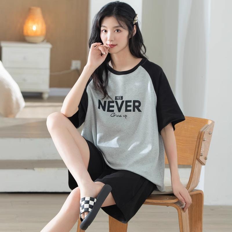 Spring and summer pajamas summer women s pure cotton thin gray letter sports suit loose loungewear two-piece set M
Spring and summer pajamas summer women s pure cotton thin gray letter sports suit loose loungewear two-piece set M