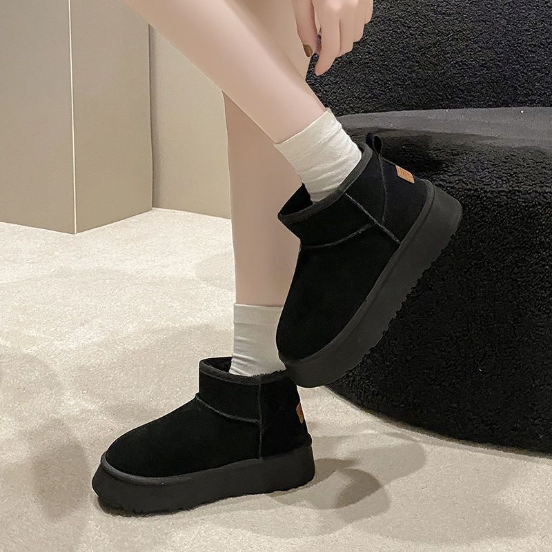 Женские новые осенне-зимние ботинки на платформе, универсальные, теплые, нескользящие хлопковые ботинки, обувь-хлебцы 40 чёрный
Женские новые осенне-зимние ботинки на платформе, универсальные, теплые, нескользящие хлопковые ботинки, обувь-хлебцы 40 чёрный