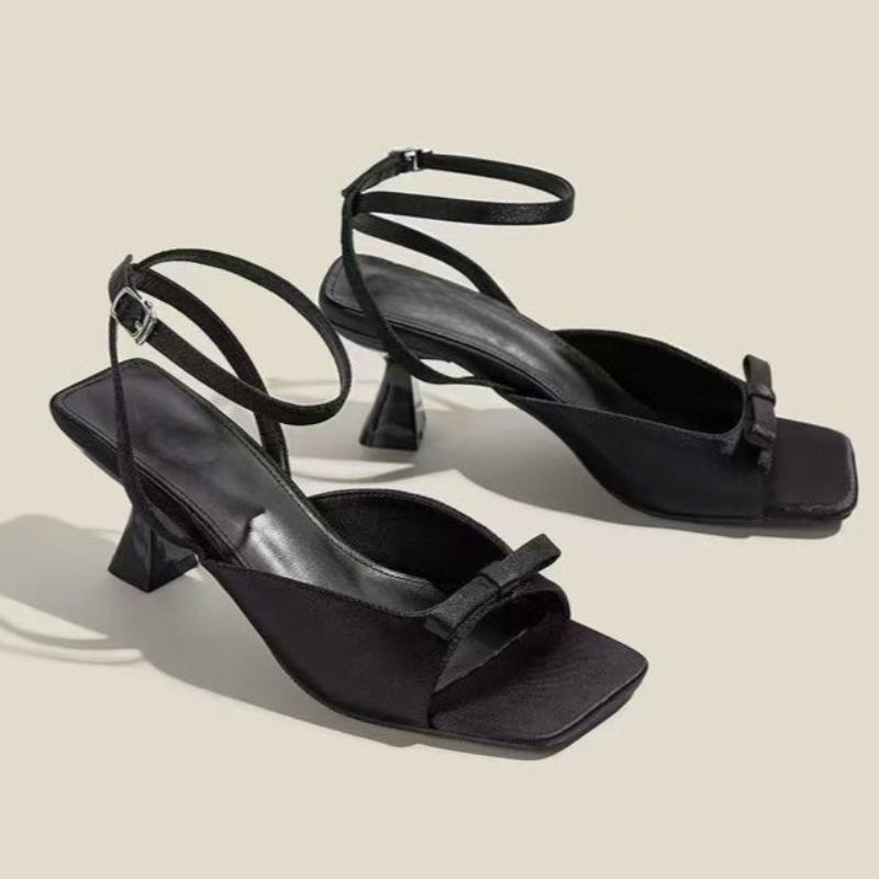 Мода 2025 Босоножки-стилетто Женские Летние Новые Квадратный носок Открытый носок Бант Слингбэк Противоскользящие Износостойкие Изящные Высокие каблуки 35 чёрный
Мода 2025 Босоножки-стилетто Женские Летние Новые Квадратный носок Открытый носок Бант Слингбэк Противоскользящие Износостойкие Изящные Высокие каблуки 35 чёрный