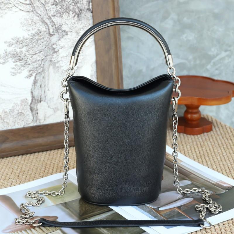 Natural Cowhide High-end Retro Chain Handbag Trendy Leather Texture Single Shoulder Crossbody Bucket Bag Women s 13x9x18cm чёрный
Natural Cowhide High-end Retro Chain Handbag Trendy Leather Texture Single Shoulder Crossbody Bucket Bag Women s 13x9x18cm чёрный