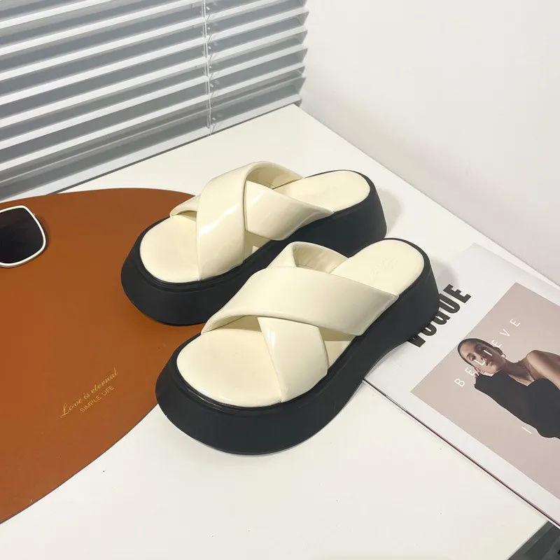 Сандалі шльопанці інтернет-знаменитості жіночий літній одяг 2025 новий зручний модний мафін платформа велика голова пляжне взуття 40 білий
Сандалі шльопанці інтернет-знаменитості жіночий літній одяг 2025 новий зручний модний мафін платформа велика голова пляжне взуття 40 білий