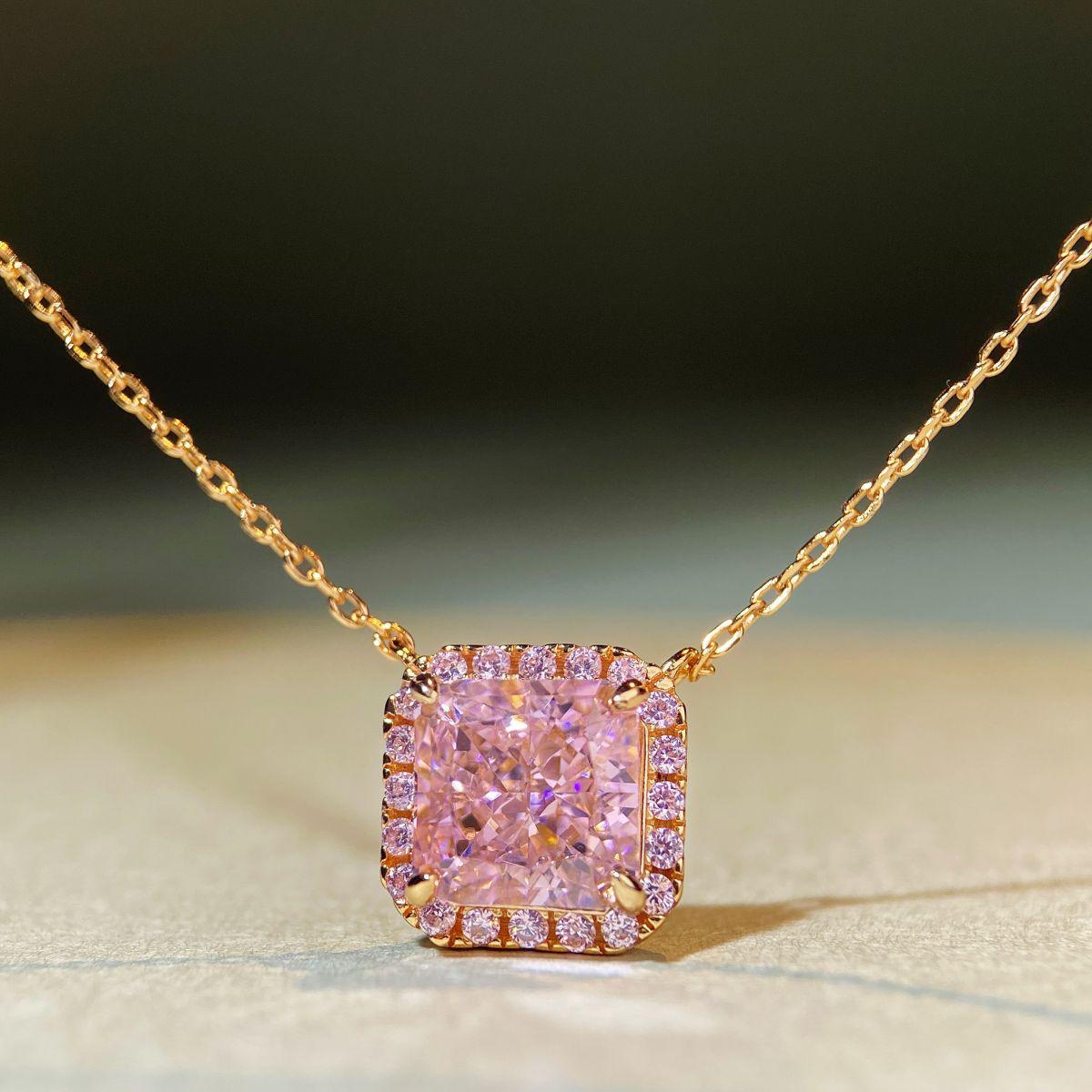 18K Gold-Plated S925 Sterling Silver Ice Flower Pink Diamond Necklace for Women S925 Silver
18K Gold-Plated S925 Sterling Silver Ice Flower Pink Diamond Necklace for Women S925 Silver