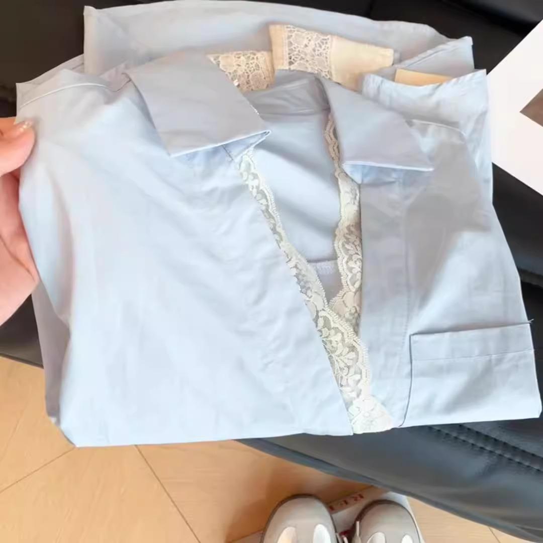 French Waist-Hugging V-Neck Blue Petite Women s Shirt - Niche, Straight Shoulder, Slimming Design M
French Waist-Hugging V-Neck Blue Petite Women s Shirt - Niche, Straight Shoulder, Slimming Design M