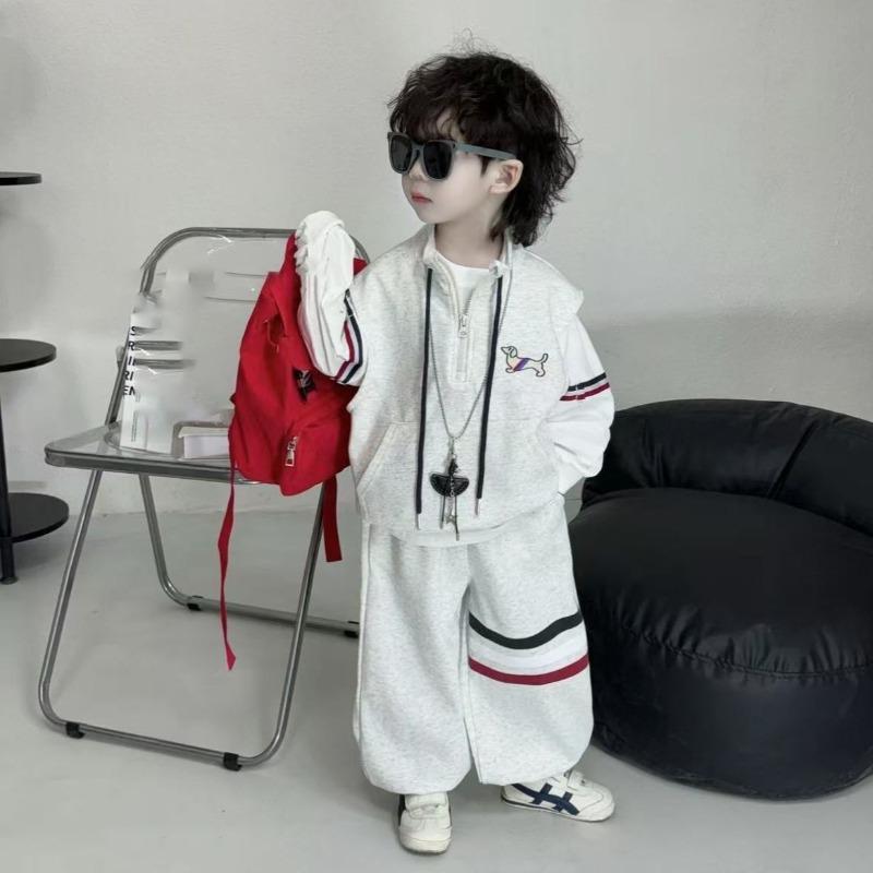 Korean Boys Baby Spring Autumn Suit Children s Fashionable Clothes Vest Long Sleeved T Shirt Loose Wide Leg Pants Set 90cm серый
Korean Boys Baby Spring Autumn Suit Children s Fashionable Clothes Vest Long Sleeved T Shirt Loose Wide Leg Pants Set 90cm серый