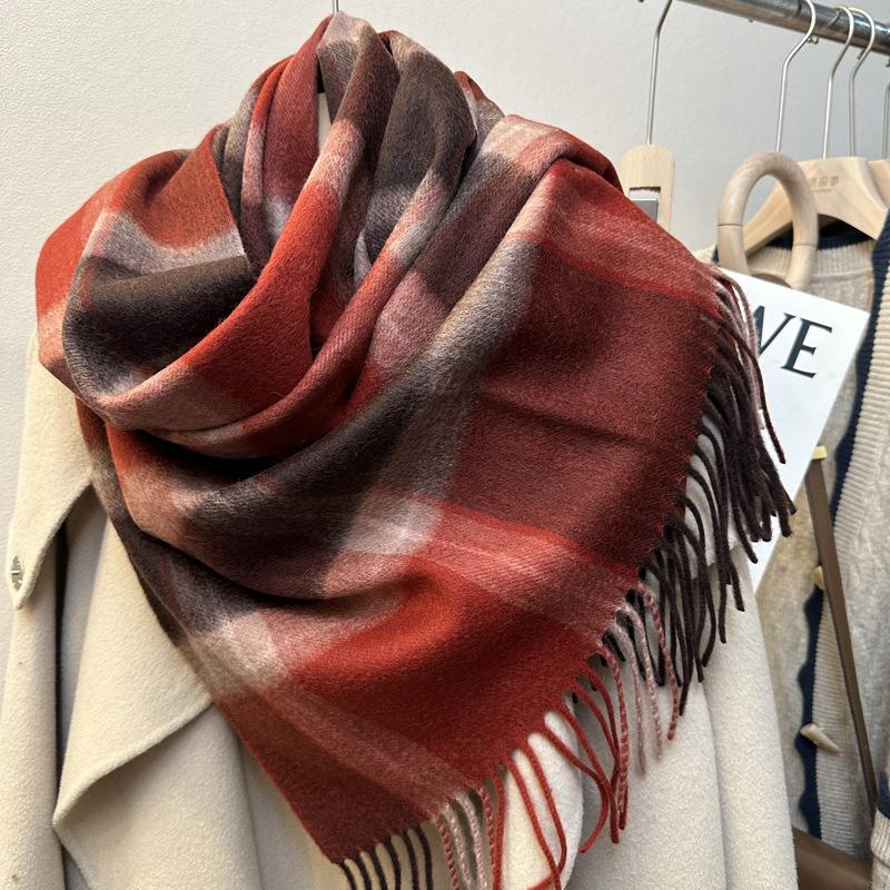 Classic 100 wool plaid scarf couple winter warm scarf premium sense retro new red grid 180*32cm бордовый
Classic 100 wool plaid scarf couple winter warm scarf premium sense retro new red grid 180*32cm бордовый
