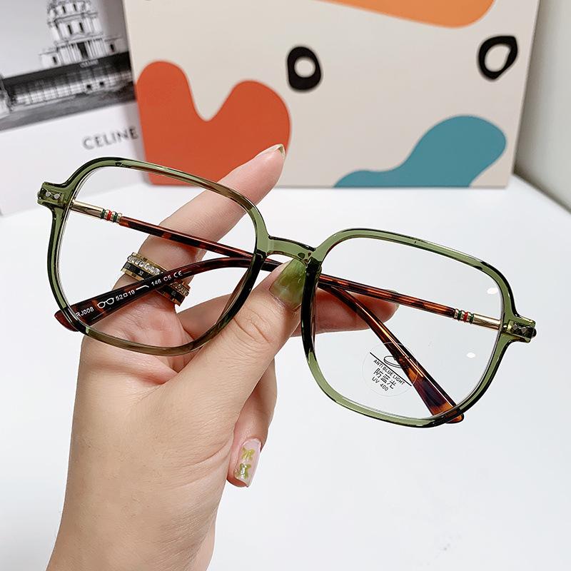 TR Metal Three-Color Fashion Anti-Blue Light Glasses - Versatile Flat Light Myopia Glasses (Model J008)
TR Metal Three-Color Fashion Anti-Blue Light Glasses - Versatile Flat Light Myopia Glasses (Model J008)