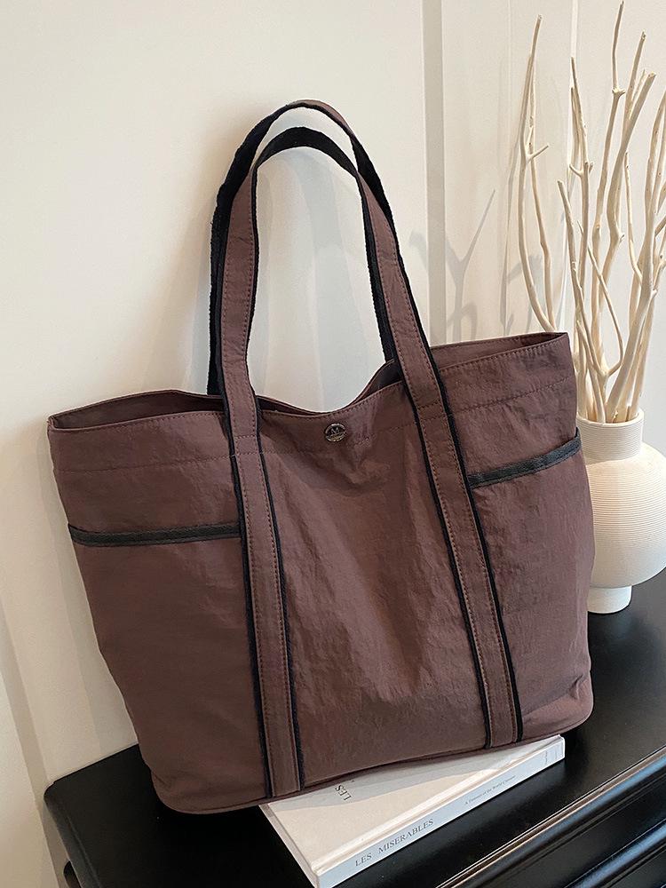 2025 Versatile Women s Tote: Large Capacity Fashion Handbag for Commute, Casual, or Student Use коричневий
2025 Versatile Women s Tote: Large Capacity Fashion Handbag for Commute, Casual, or Student Use коричневий