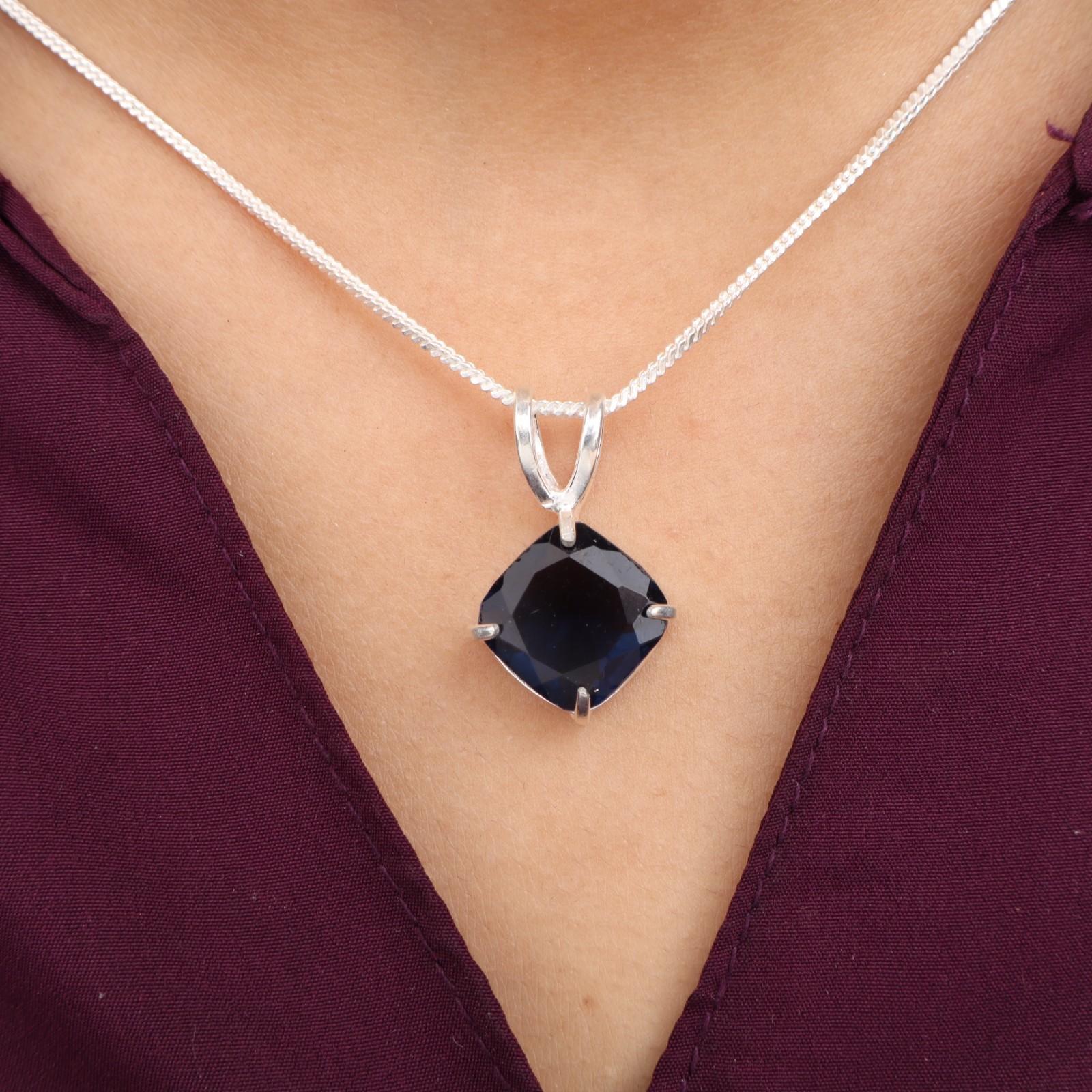 Лондонский голубой топаз Драгоценный камень 925 Стерлинговое серебро Ювелирные изделия Ручной работы Подвеска 0,93 PP-62-12
Лондонский голубой топаз Драгоценный камень 925 Стерлинговое серебро Ювелирные изделия Ручной работы Подвеска 0,93 PP-62-12