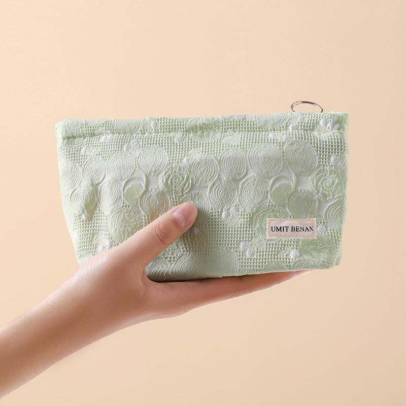 Women s Large Capacity Cotton Linen Embroidered Makeup Bag - Portable Canvas Storage for Skincare and Toiletries
Women s Large Capacity Cotton Linen Embroidered Makeup Bag - Portable Canvas Storage for Skincare and Toiletries