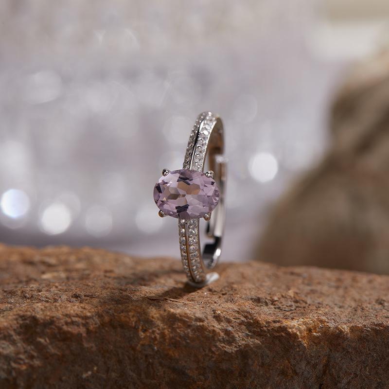 High-End Niche S925 Sterling Silver Natural Colored Treasure Ring, Light Luxury Ring Does Not Fade And Can Be Adjusted.
High-End Niche S925 Sterling Silver Natural Colored Treasure Ring, Light Luxury Ring Does Not Fade And Can Be Adjusted.