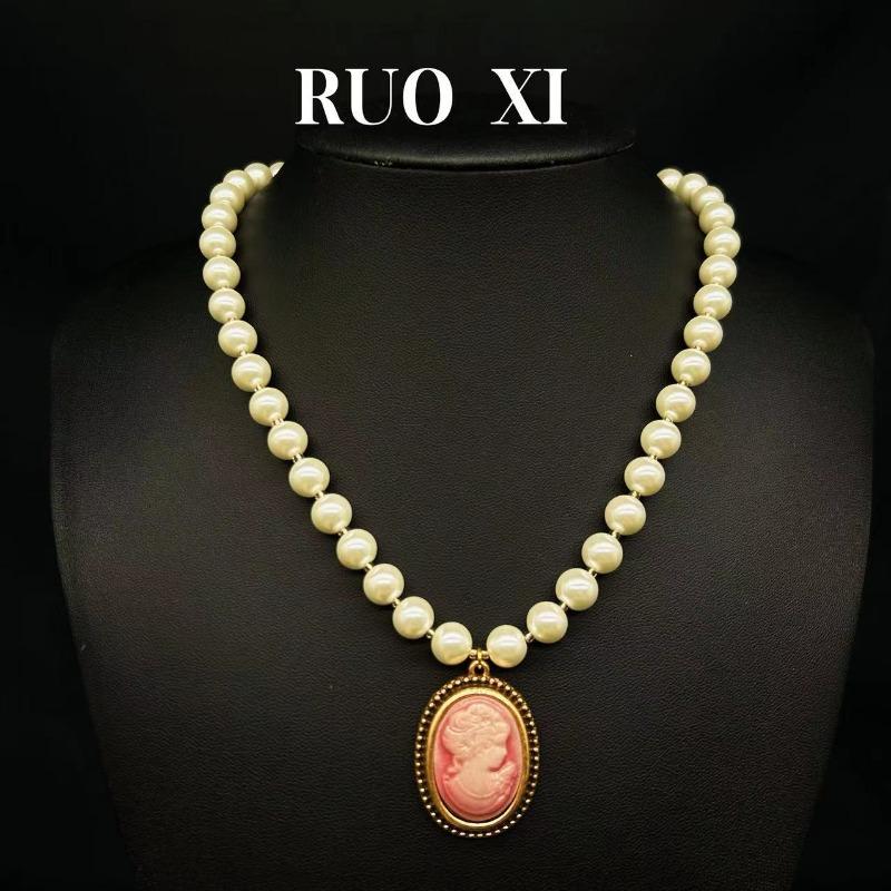 Meier Earrings, vintage pearl and glass retro court style european and american necklace set
Meier Earrings, vintage pearl and glass retro court style european and american necklace set