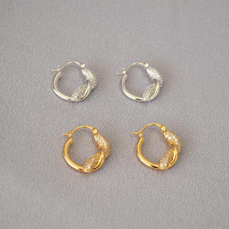 Korean Dongdaemun Gold-Plated Brass Rope Knot Diamond Earrings for Women серебряный
Korean Dongdaemun Gold-Plated Brass Rope Knot Diamond Earrings for Women серебряный