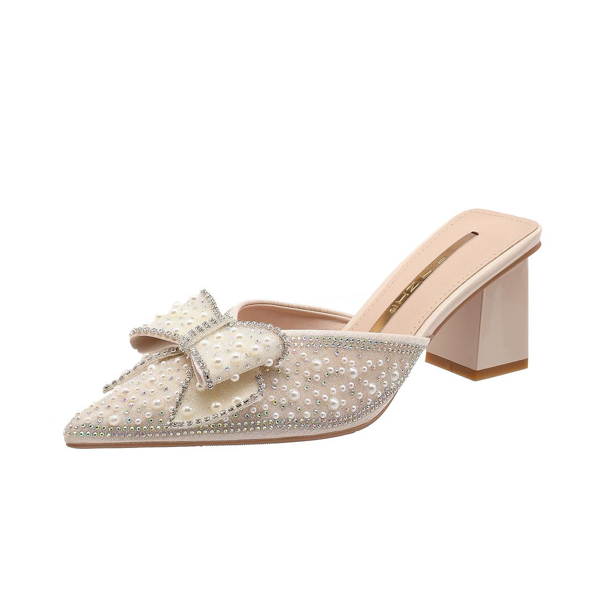 Summer new fashion rhinestone thick heel pointed head high heel sandals bow outer wear bag head half slippers women 39 абрикосовий
Summer new fashion rhinestone thick heel pointed head high heel sandals bow outer wear bag head half slippers women 39 абрикосовий