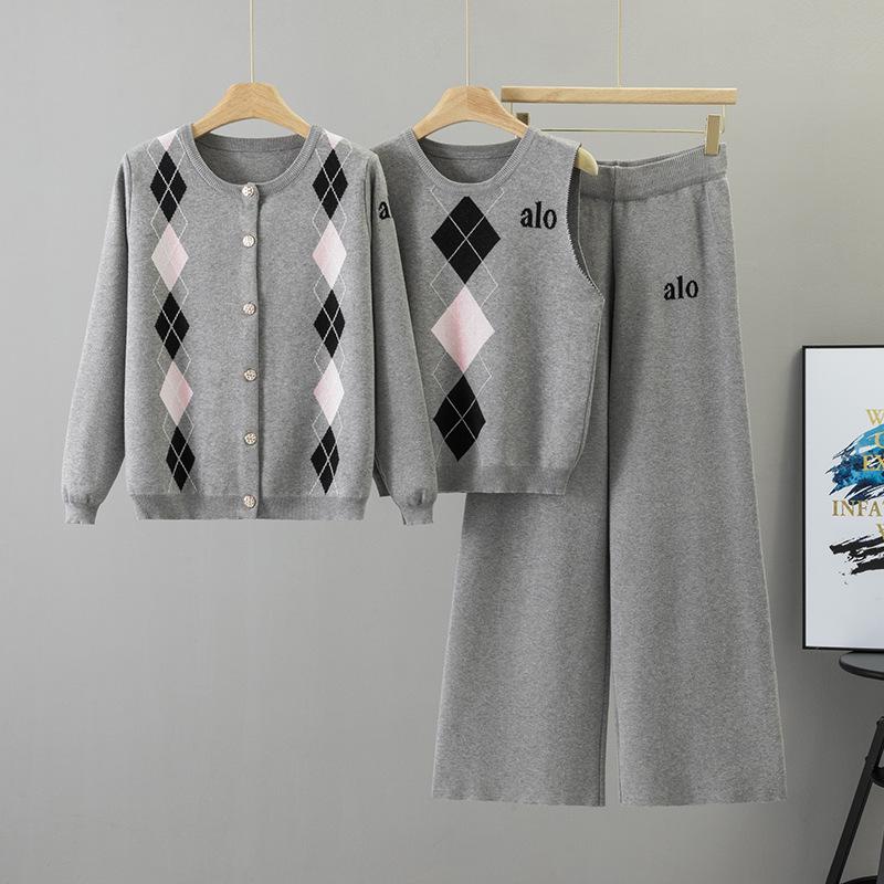 Women s Spring/Autumn Casual Suit: Diamond Pattern Wide-Leg Trousers, Knitwear Jacket & Vest 3-Piece Set One Size сірий колір
Women s Spring/Autumn Casual Suit: Diamond Pattern Wide-Leg Trousers, Knitwear Jacket & Vest 3-Piece Set One Size сірий колір