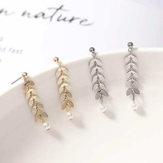 Шикарные висячие серьги обычной формы, элитное украшение
Шикарные висячие серьги обычной формы, элитное украшение