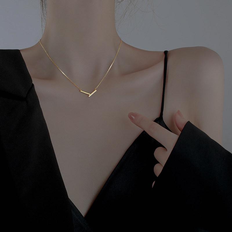 Geometric Irregular V-Shaped Necklace Women s Light Luxury Fashion Minimalist Trendy Versatile Collarbone Chain
Geometric Irregular V-Shaped Necklace Women s Light Luxury Fashion Minimalist Trendy Versatile Collarbone Chain