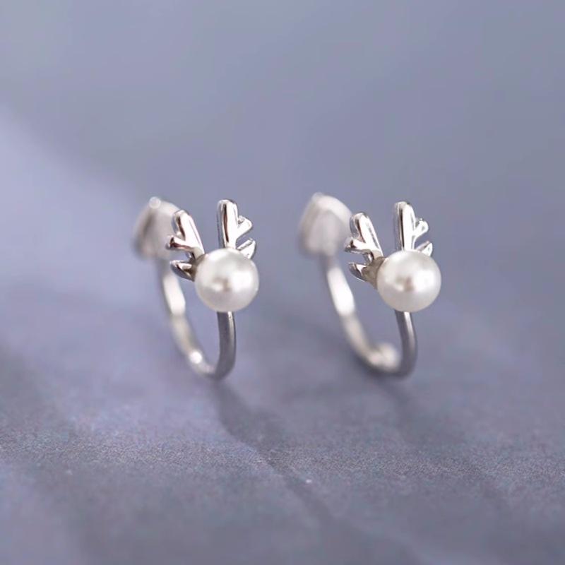 Temperament: Shell Beads, Small Elk Ear Clips, Earless Holes, Female Simple Fairy Spirit, Forest Super Fairy Elk Earrings білий
Temperament: Shell Beads, Small Elk Ear Clips, Earless Holes, Female Simple Fairy Spirit, Forest Super Fairy Elk Earrings білий