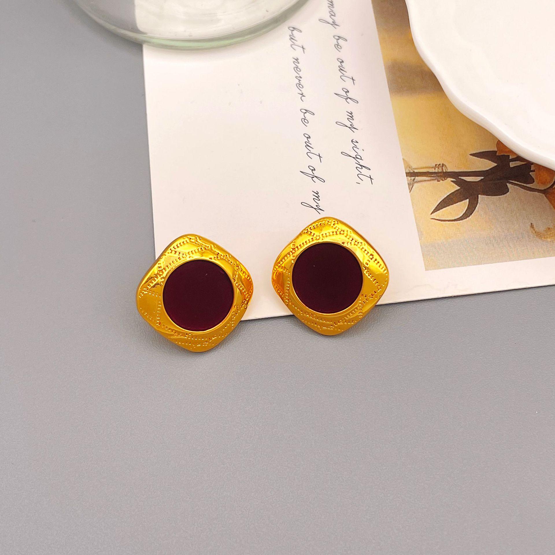 Geometric Drip Glaze 925 Silver Earrings with 18k Gold Plating красный
Geometric Drip Glaze 925 Silver Earrings with 18k Gold Plating красный