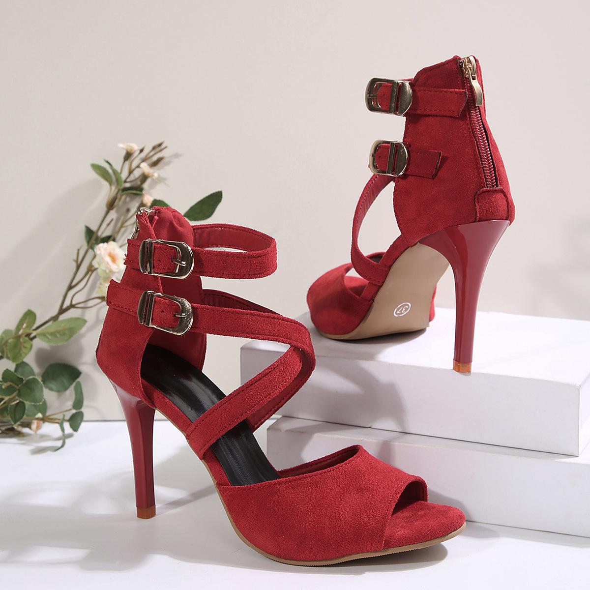Летние новые простые и модные босоножки на шпильке с задней молнией и открытым носком, большого размера, с открытыми боками 36 красный
Летние новые простые и модные босоножки на шпильке с задней молнией и открытым носком, большого размера, с открытыми боками 36 красный