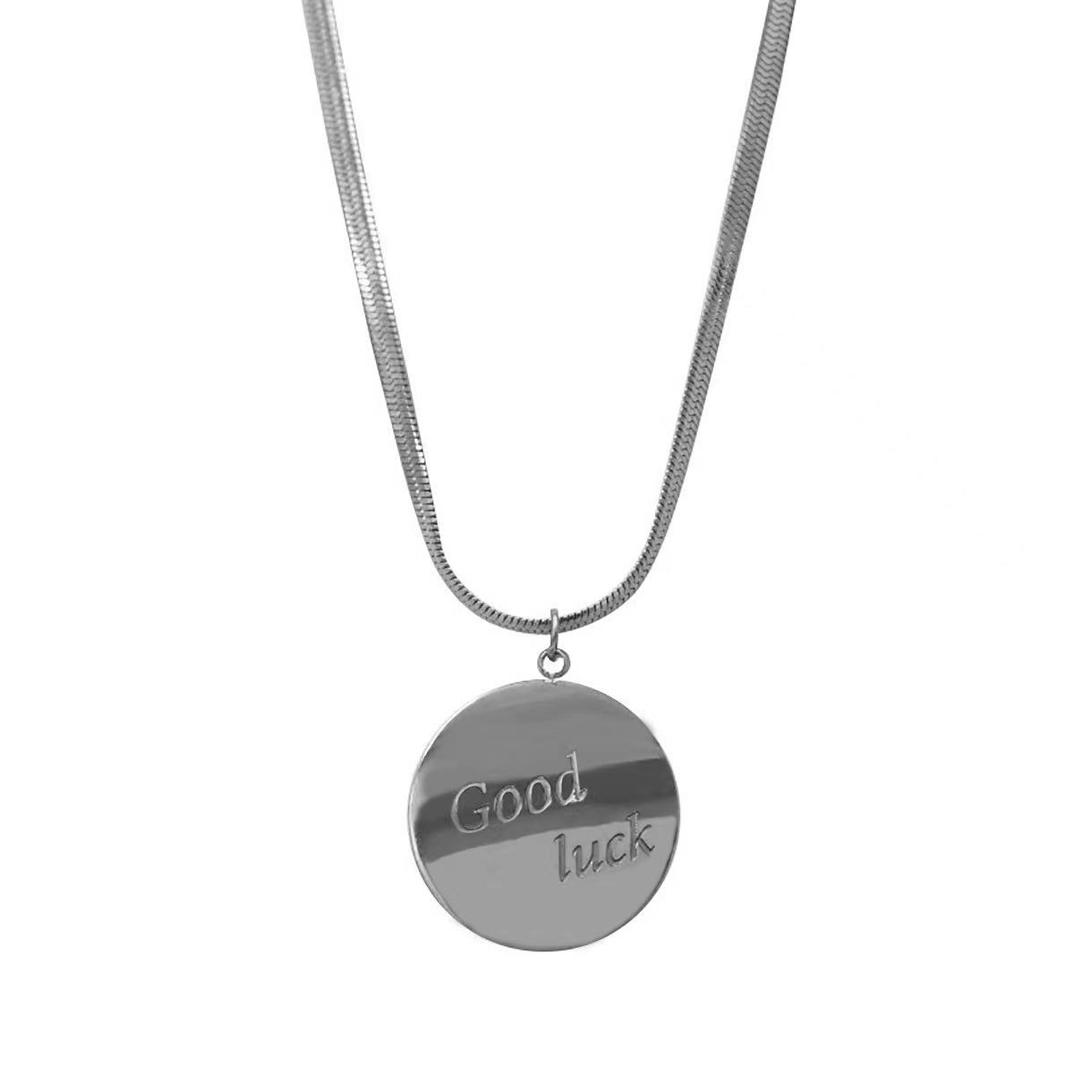 Круглое фирменное ожерелье из титановой стали с цепочкой на ключицу, мужское и женское ожерелье с подвеской в виде буквы Tide Niche, цепочка из змеиной кости
Круглое фирменное ожерелье из титановой стали с цепочкой на ключицу, мужское и женское ожерелье с подвеской в виде буквы Tide Niche, цепочка из змеиной кости