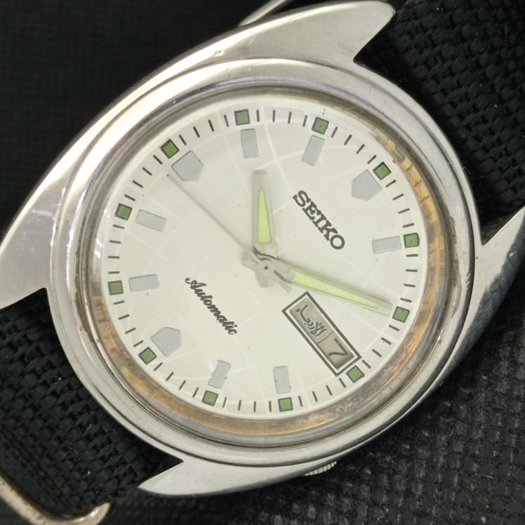 USED VINTAGE SEIKO 5 AUTO 7009A JAPAN MENS DAY/DATE SILVER WATCH 593c-a314915-9 SKU593c-a314915 
USED VINTAGE SEIKO 5 AUTO 7009A JAPAN MENS DAY/DATE SILVER WATCH 593c-a314915-9 SKU593c-a314915
