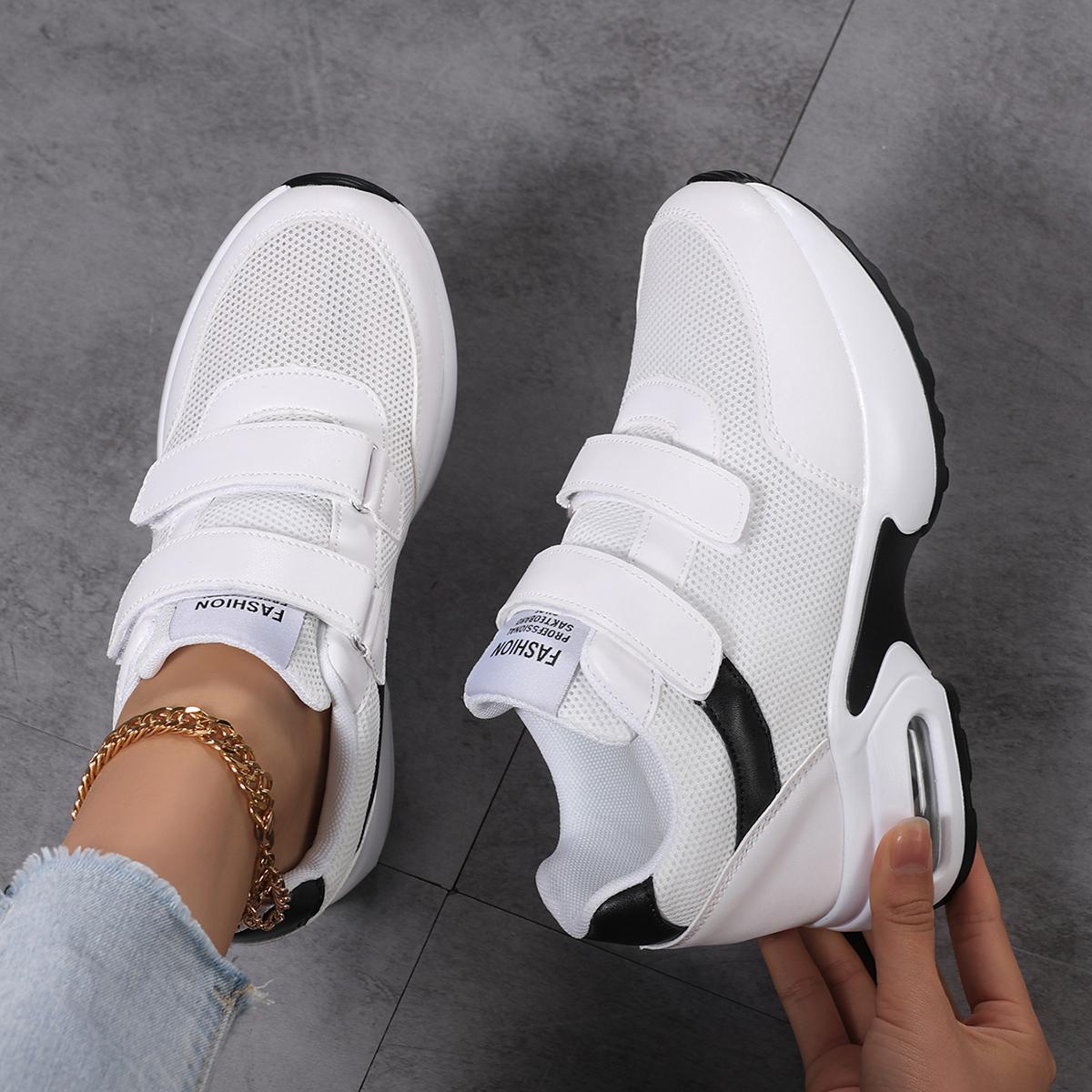 Women s Sport Shoes Heightening Inner Leather Surface Thick Bottom Black Shoes Bright Strip Large Size Color Block Single Shoes 36 білий
Women s Sport Shoes Heightening Inner Leather Surface Thick Bottom Black Shoes Bright Strip Large Size Color Block Single Shoes 36 білий