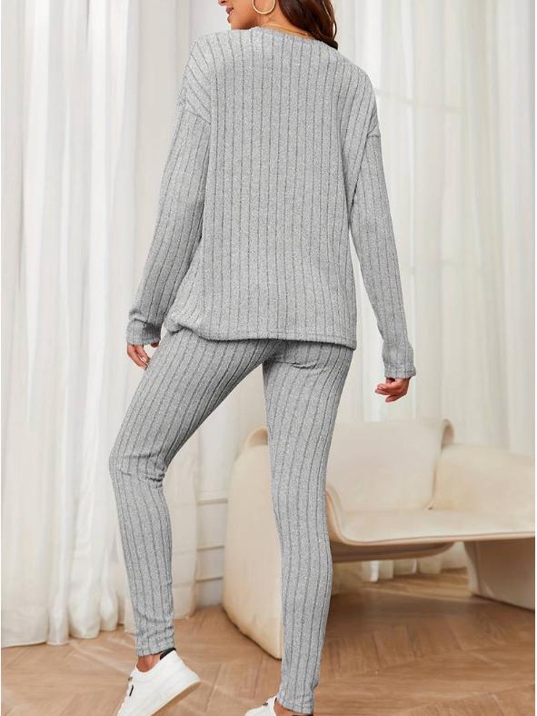 Женский трикотажный костюм-двойка на осень 2024 года: Повседневный, Свободный крой с круглым вырезом 5XL серый
Женский трикотажный костюм-двойка на осень 2024 года: Повседневный, Свободный крой с круглым вырезом 5XL серый