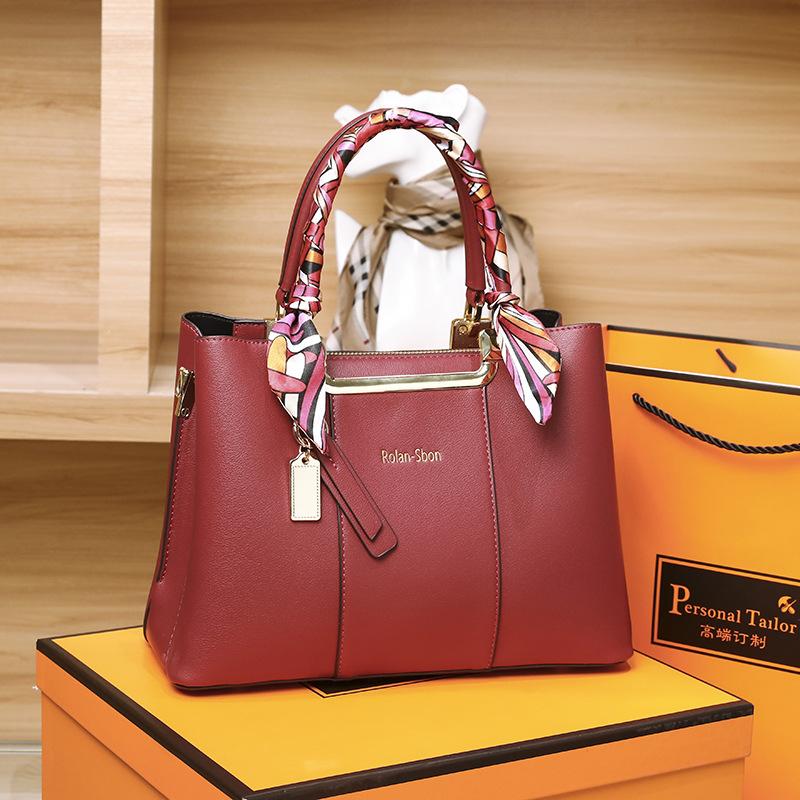 Women s Bag, Grand Women s Commuting Tote Bag, Large Capacity Solid Color Hand-held Mom Bag, Fashionable Crossbody Bag червоний
Women s Bag, Grand Women s Commuting Tote Bag, Large Capacity Solid Color Hand-held Mom Bag, Fashionable Crossbody Bag червоний