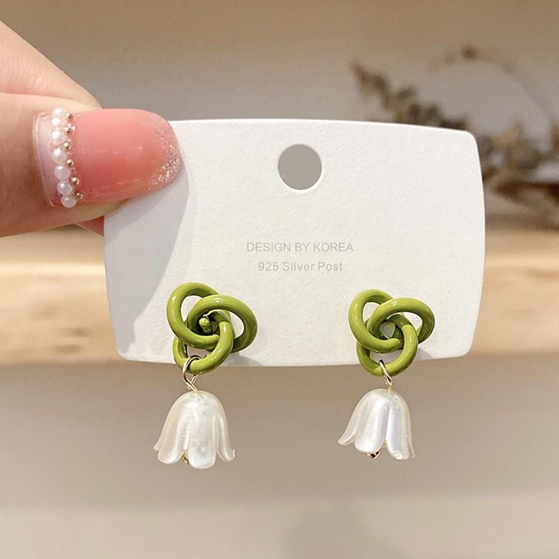 Trend Green Flower Knotted Lily of the Valley Pendant Earring for Women Zircon Christmas Girl Gift
Trend Green Flower Knotted Lily of the Valley Pendant Earring for Women Zircon Christmas Girl Gift