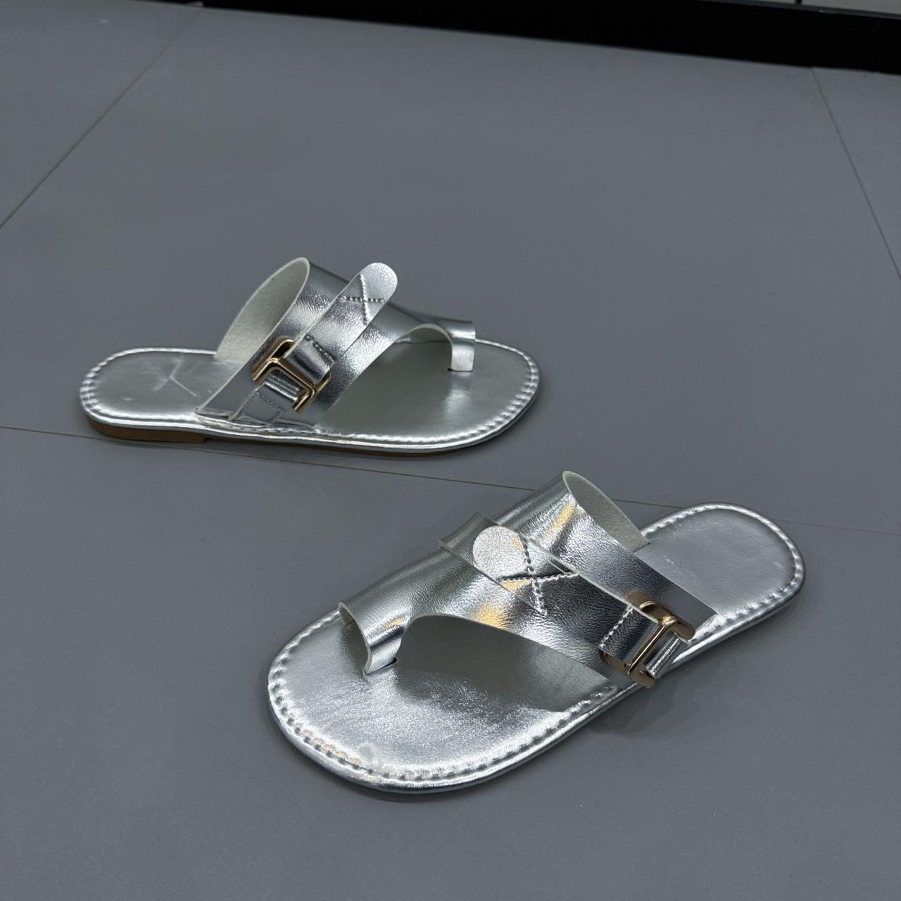 Новые летние женские бахилы большого размера, модные тапочки на плоской подошве, повседневные женские сандалии 43 серебряный
Новые летние женские бахилы большого размера, модные тапочки на плоской подошве, повседневные женские сандалии 43 серебряный