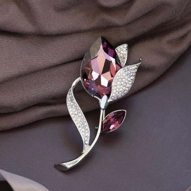 1Pc Elegant Retro Flower Brooch Pin and Gorgeous Jewelry Accessories Fashion Party Banquet Exquisite Trendy Souvenir Gift Silver;887
1Pc Elegant Retro Flower Brooch Pin and Gorgeous Jewelry Accessories Fashion Party Banquet Exquisite Trendy Souvenir Gift Silver;887